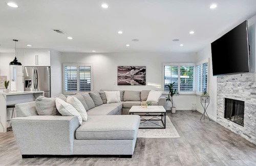 Warner Center House | NEW! Luxury Villa With Pool, Spa, Trampoline & Swings!