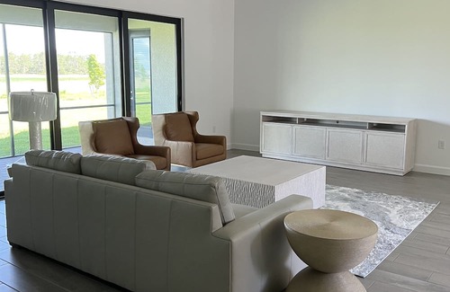 Majestic Palms House | New and gorgeous Timber Creek Beauty near to great attractions. Amenities galore