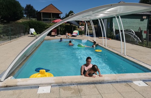 Serandon Ski Chalet | Chalet au Calme, 5 Minutes des Gorges de la Dordogne, Randonnée, Pêche, Piscine