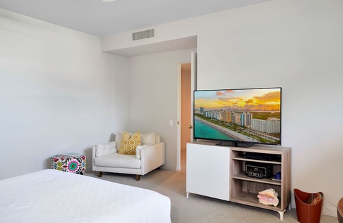 Indian Canyon House | Swanky Mid-Century Modern in South Palm Springs