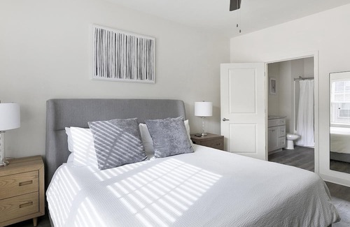 Fort Worth Apartment | Modern Apartment in Prime Location (ID1401X786)
