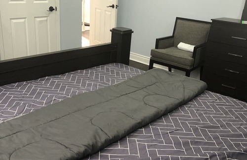 Pickering House | PRIVATE ROOM ON 2ND FLOOR
