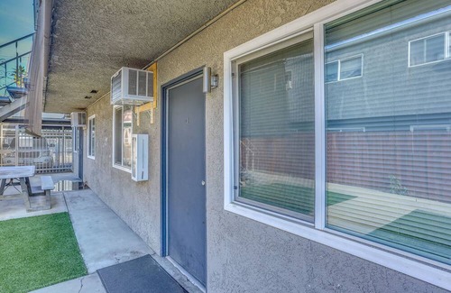Raisin Apartment | Fresno Apartment With Shared Courtyard!