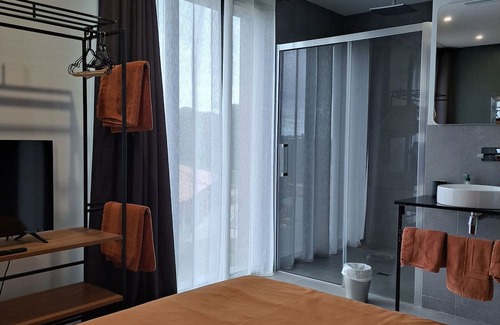 Vieille-Toulouse Apartment | Appartement Design, Terrasse Privée, Douche à L'italienne, Cuisine, no2