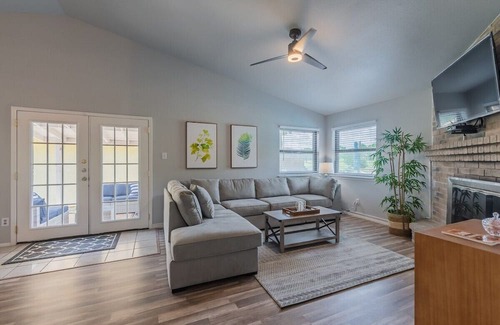 North San Antonio - SAT House | Stunning Pool overlooking Golf course with Game room