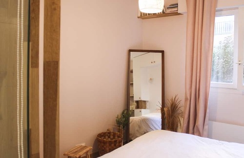 Puteaux Apartment | Cozy 40 m² in Old Puteaux
