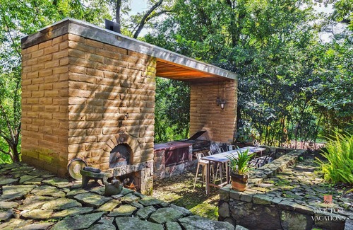 Valle de Bravo House | Unique Home, 20-acre Ranch, Private Lake, Outdoor BBQ, Pizza Oven & Dining Table