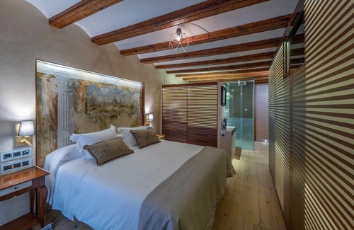 Zaragoza Old Town Apartment | The Palace of Argensola