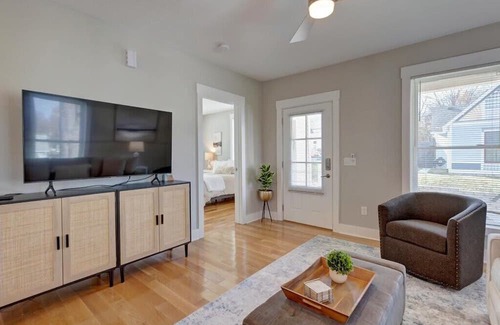 Bloomington House | Bloomington Bliss Sum