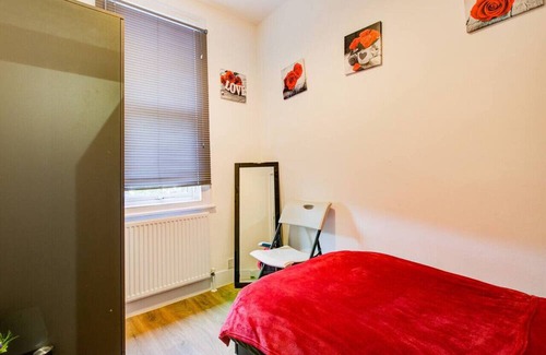 Tottenham Apartment | Lovely 3BR Flat in the Heart of London