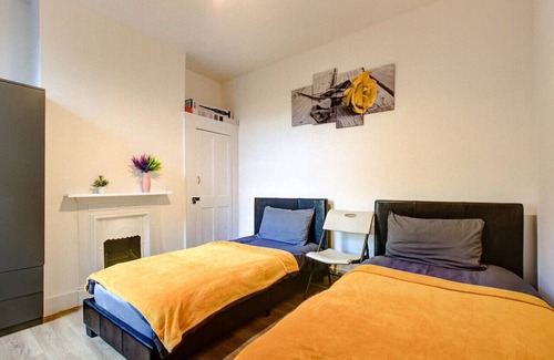 Tottenham Apartment | Lovely 3BR Flat in the Heart of London