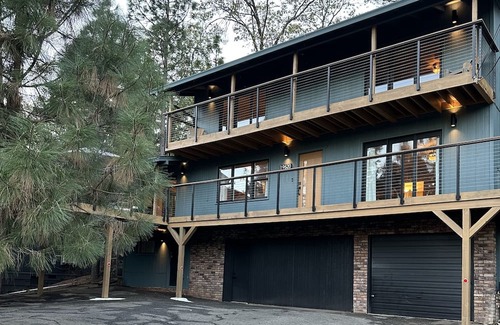 Lakehead House | Shasta Lake- Beautiful lake views and water access
