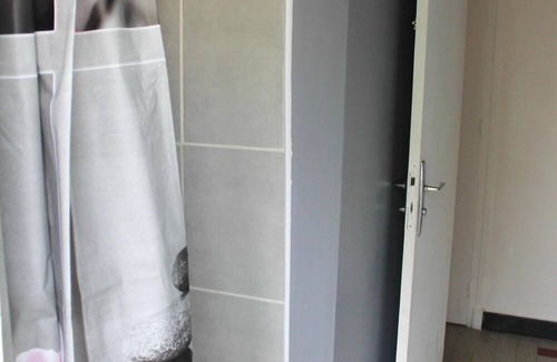 Tain-l'Hermitage Apartment | Homerez - Nice appartement for 5 ppl. with balcony at Tain-l'Hermitage