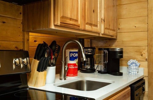 Chalet Village Condo | Huge Mt. LeConte View/Indoor Pool & HotTub/Updated