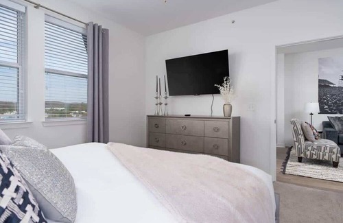 Pelham Apartment | Near Oak Mt Amphitheatre and Pelham Civic Complex