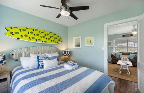 Surfside Beach House | The Surf Shack|BeachBox|Large Deck|Steps from Sand