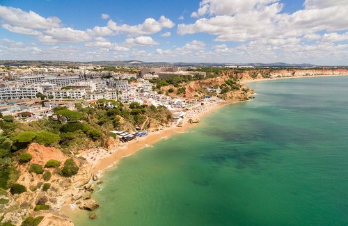 Olhos D'Agua Apartment | Incredible ApartHotel Studio
