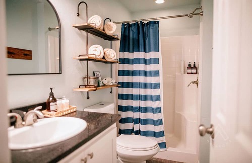 Longtown House | 'Lil Lookout - A Fisherman's Delight w/Garage!