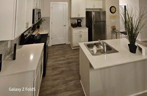 Canton Condo | Luxury Condo in Canton, MI: Enjoy your stay in Comfort, Style, and Convenience.