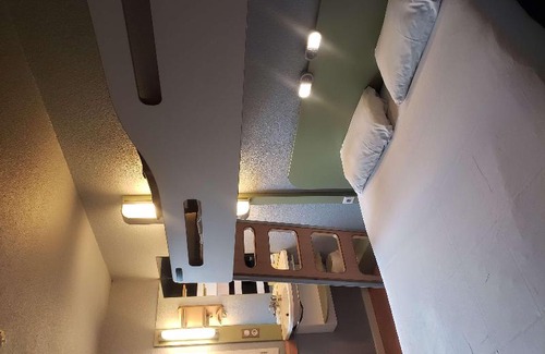Dommartin-les-Cuiseaux Hotel | ibis budget Dommartin-lès-Cuiseaux