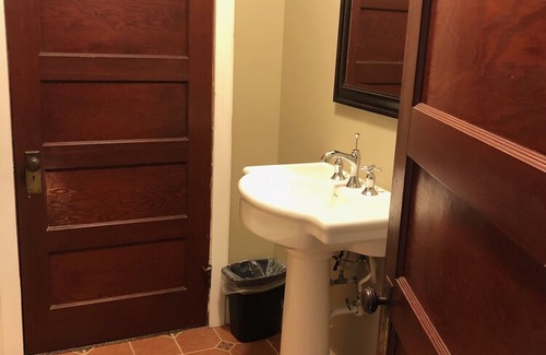Nauvoo Apartment | The Red Front Suite - Sleeps 15