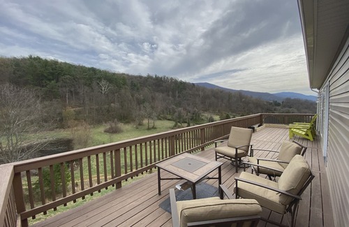 Luray House | Shenandoah Serenity - Luxurious Mountain Cabin - Swimming Pool, Spa, Jacuzzi!