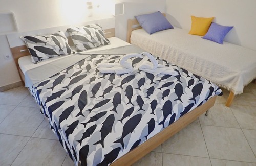 Tribanj Apartment | Apartment for 2-3 persons directly on the beach