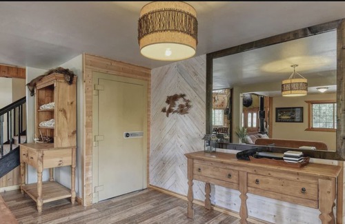 Santa House | Cozy Cabin on the “Shadowy St Joe”