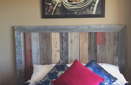 Mountain View Cabin | Cozy "tiny home" Cabin with amazing views