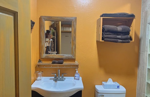 Cache Cabin | Seek & Snore Cabin near Wichita Mountains Cache ~ I Spy Wildlife Fun ~ sleeps 4