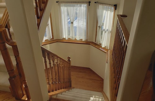 Chestermere Resort | PRIVATE 1 B/R Suite in Upscale former Chestermere Showhome . 4 MIN walk to Lake