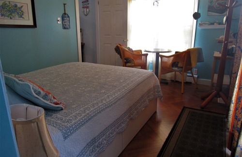 Black Point Cottage | Idyllic, sparkling clean ocean/beach cottage for your spontaneous getaway.