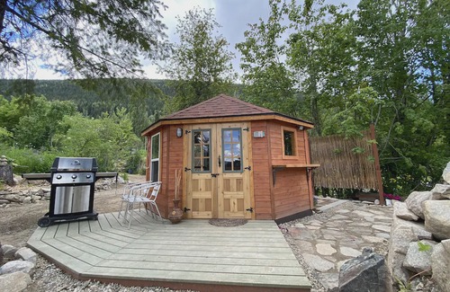 Nelson Cabin | Peaceful and Relaxing Cabin with Breathtaking Views!