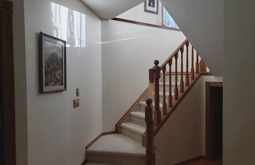 Chestermere Resort | PRIVATE 1 B/R Suite in Upscale former Chestermere Showhome . 4 MIN walk to Lake