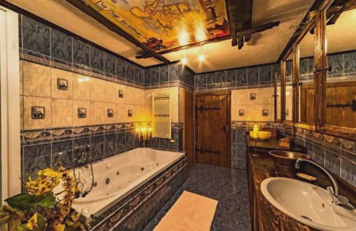 Falkenhagen House | NEW! Knights' hostel to the falcon