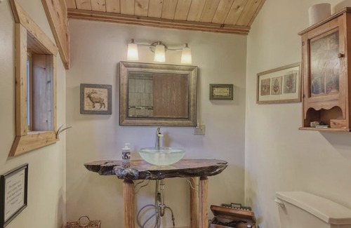 Santa House | Cozy Cabin on the “Shadowy St Joe”