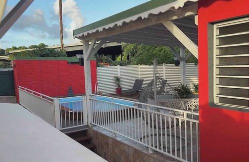 Les Abymes Apartment | Appartement charmant à Les Abymes avec piscine privée, 60m²