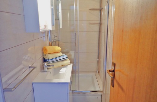 Tribanj Apartment | Apartment for 2-3 persons directly on the beach