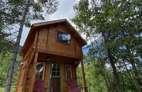 Nelson Cabin | Peaceful and Relaxing Cabin with Breathtaking Views!