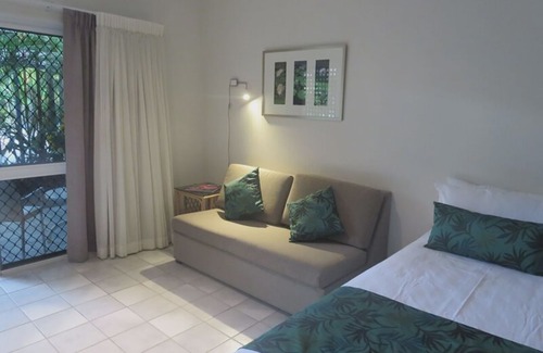 Port Douglas Hotel | Lazy Lizard Motor Inn