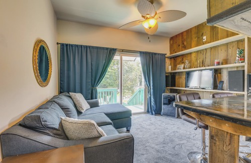 Rouses Point Apartment | Charming New York Retreat with Lake Champlain Views!