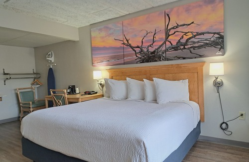 Jekyll Island Hotel | Days Inn & Suites by Wyndham Jekyll Island