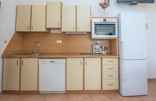 Vir Apartment | Apartments Peter (33485-A1) - Vir - island Vir