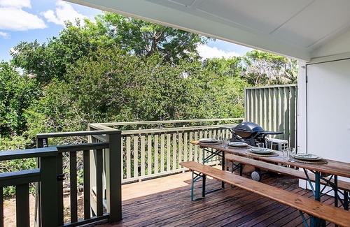 Bondi Beach Apartment | Bondi Sands is a restful and minimal 2-bed apartment, minutes from the iconic beach