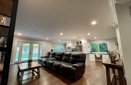 Claremont House | Charming Claremont 4BR Pool Home