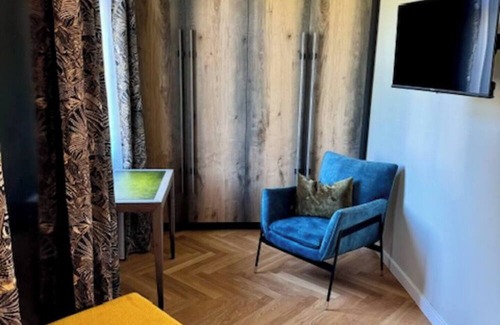 Auerbach-Erzgebirge Apartment | Timeless luxury at the moated castle