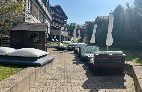 Beatenberg Apartment | Apartment in the hotel with a view of the mountains and lake!