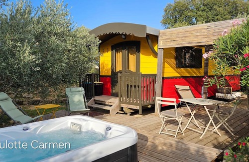 Baron Ski Chalet | CARMEN caravan with SPA
