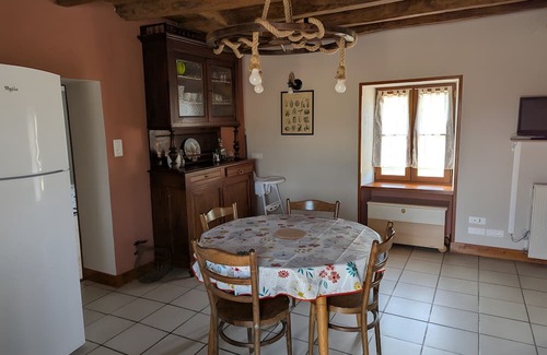 Bourbon-l'Archambault House | Country House 'Gîte de la Marquaterie' with Private Garden and Wi-Fi