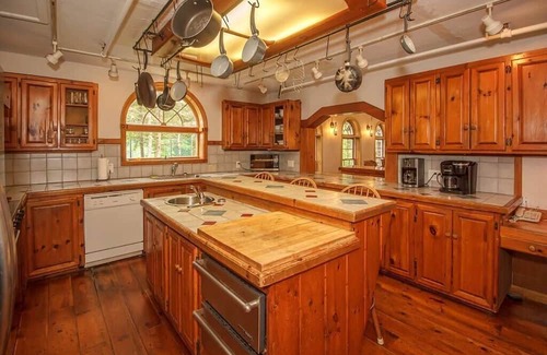 West Dover Villa | The Mahogany House Indoor pool-Spa-Sauna&Gameroom